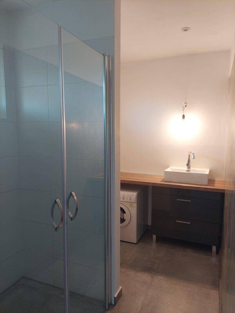 Dusche - WC - Waschbecken
