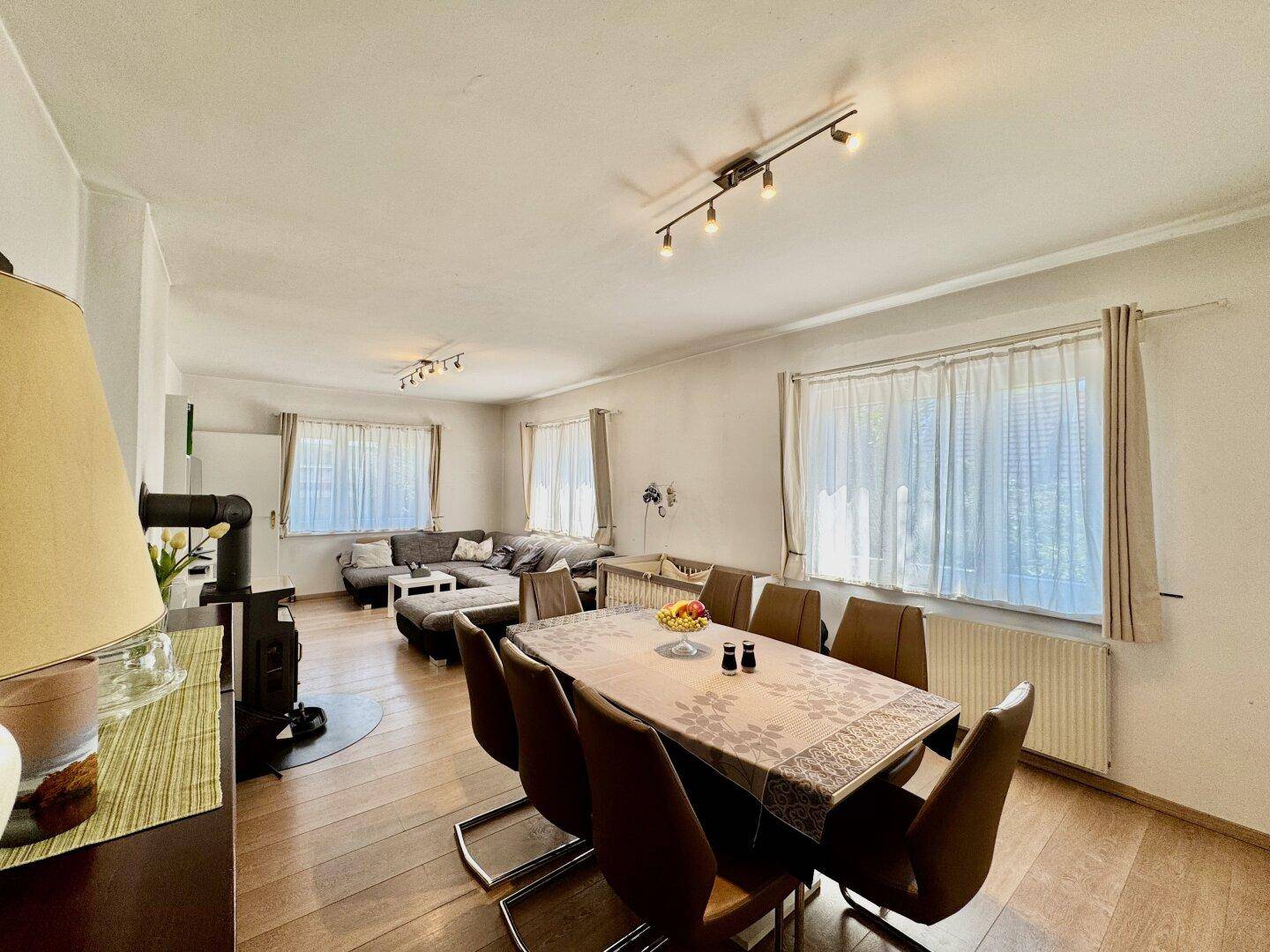 Wohn- Esszimmer