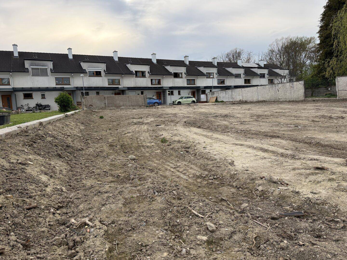 Perfekt geschnittener Baugrund mit ca. 521m² für Einzel- oder Doppelhaus, Ruhelage, Sackgasse - Ansicht 2