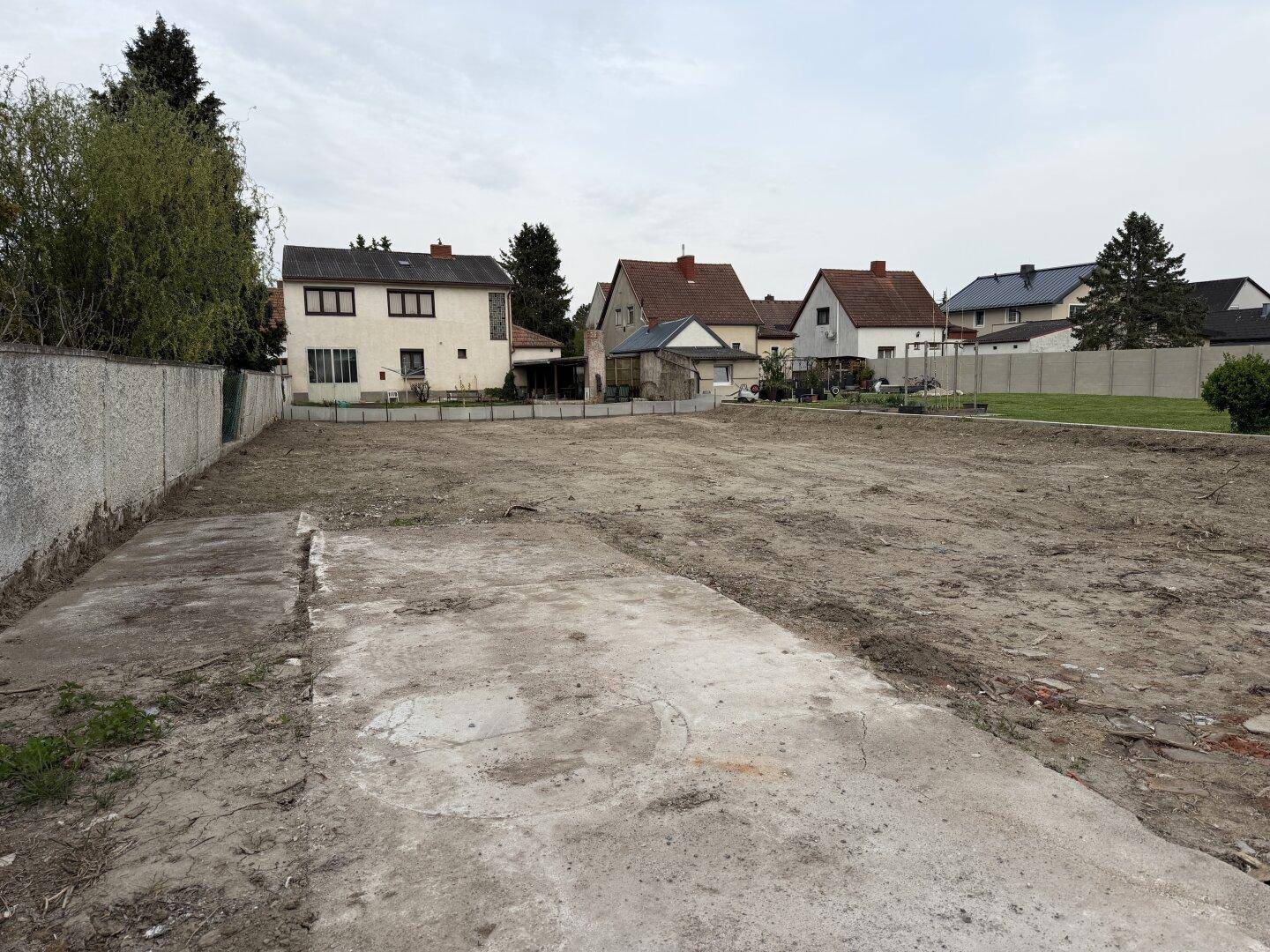 Perfekt geschnittener Baugrund mit ca. 521m² für Einzel- oder Doppelhaus, Ruhelage, Sackgasse - Ansicht 3