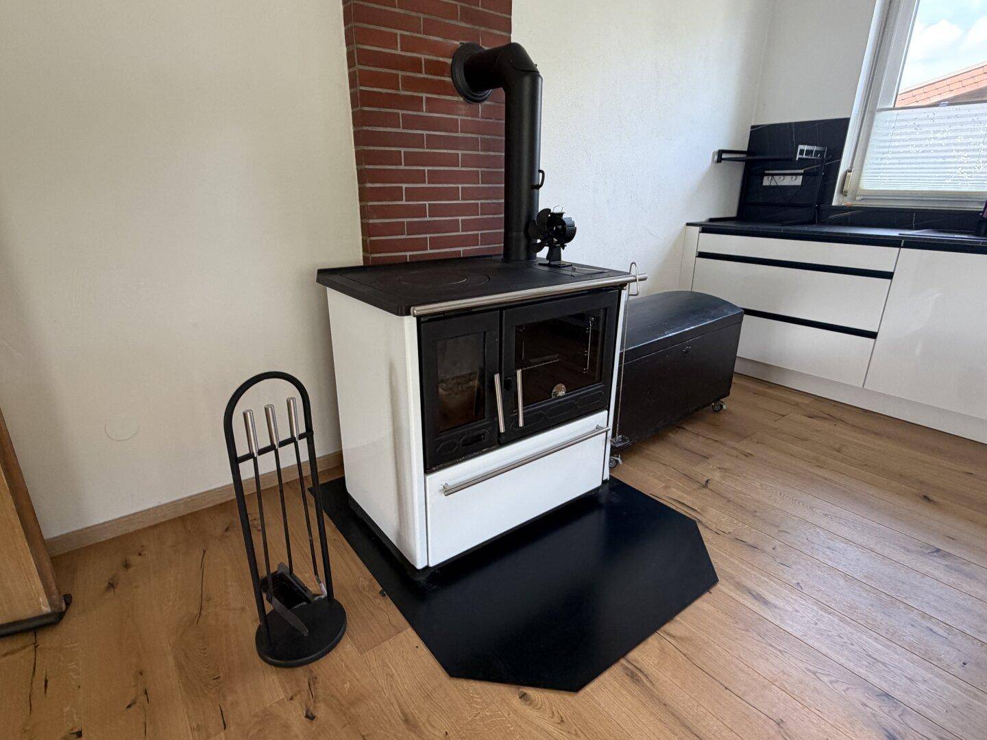 Bungalow mit ca. 97m², innen alles neu, Vollkeller, Dachboden ausbaubar, Carport, großer Garten - Widok 6