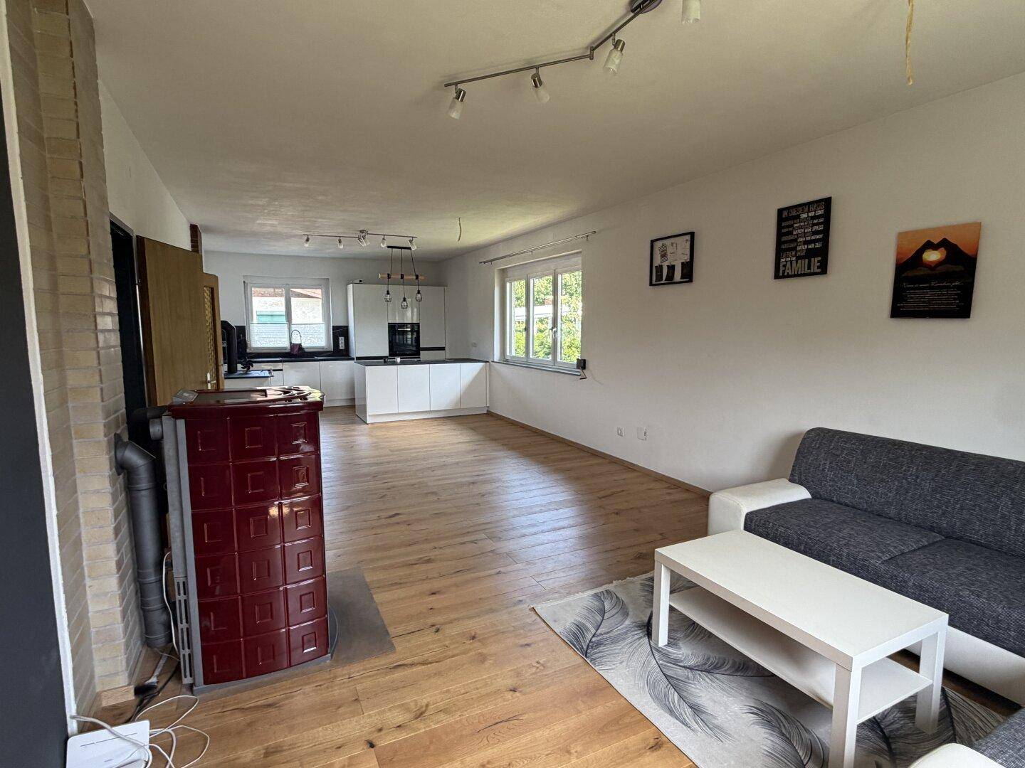 Bungalow mit ca. 97m², innen alles neu, Vollkeller, Dachboden ausbaubar, Carport, großer Garten - Widok 4