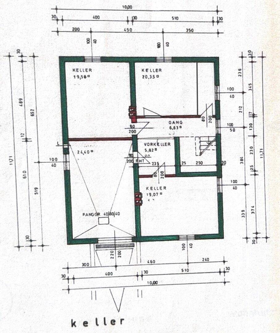 Grundriss des Kellers mit mehreren Kellerräumen und einem Vorraum.