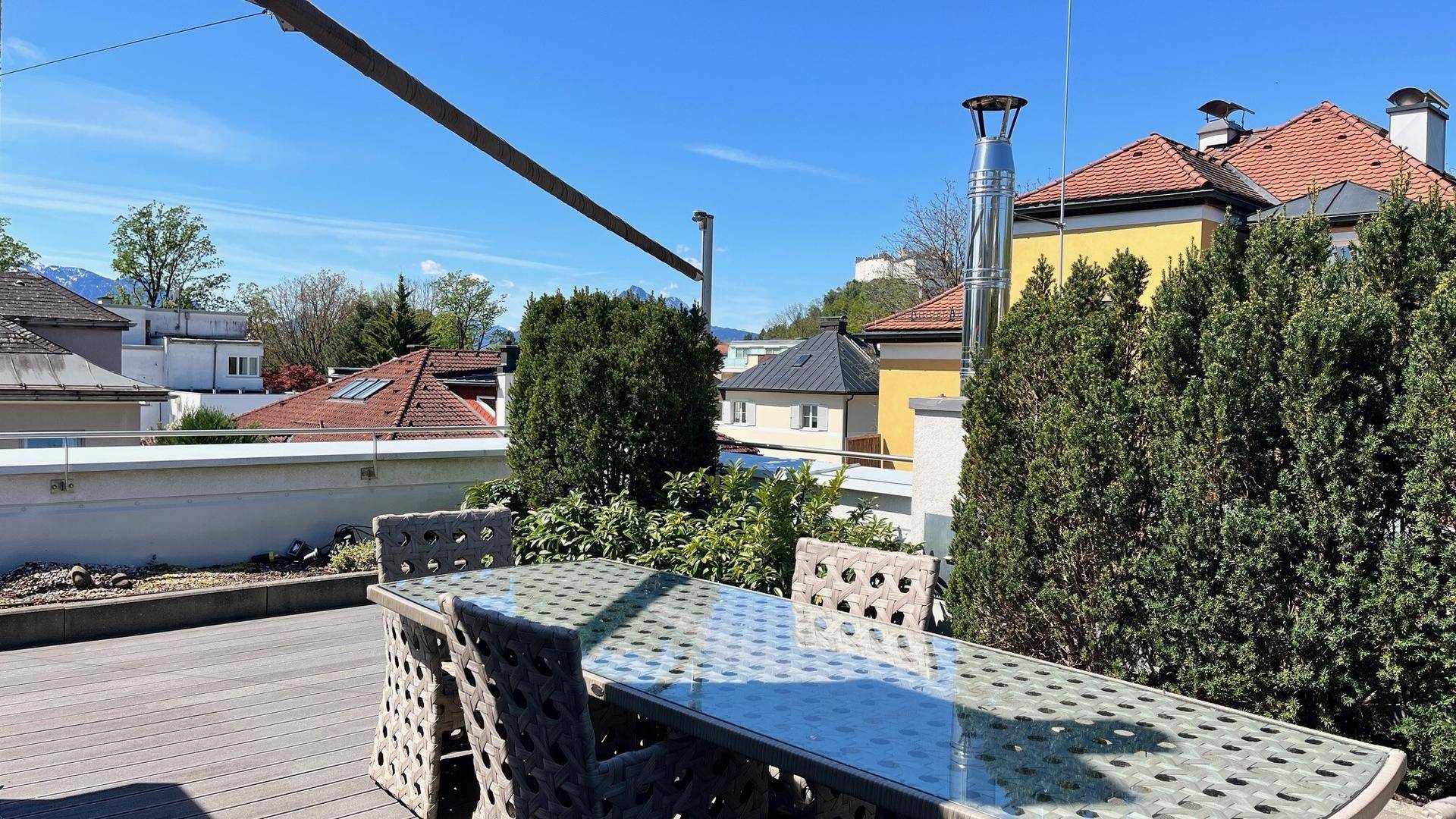 Terrasse mit Tissch