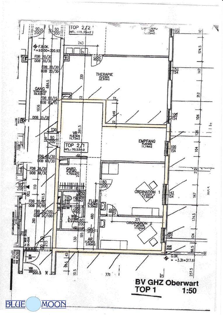Detaillierter Grundriss mit Maßen, zeigt Empfang, Ordinationsräume, Therapieraum, WC und Garderobe.