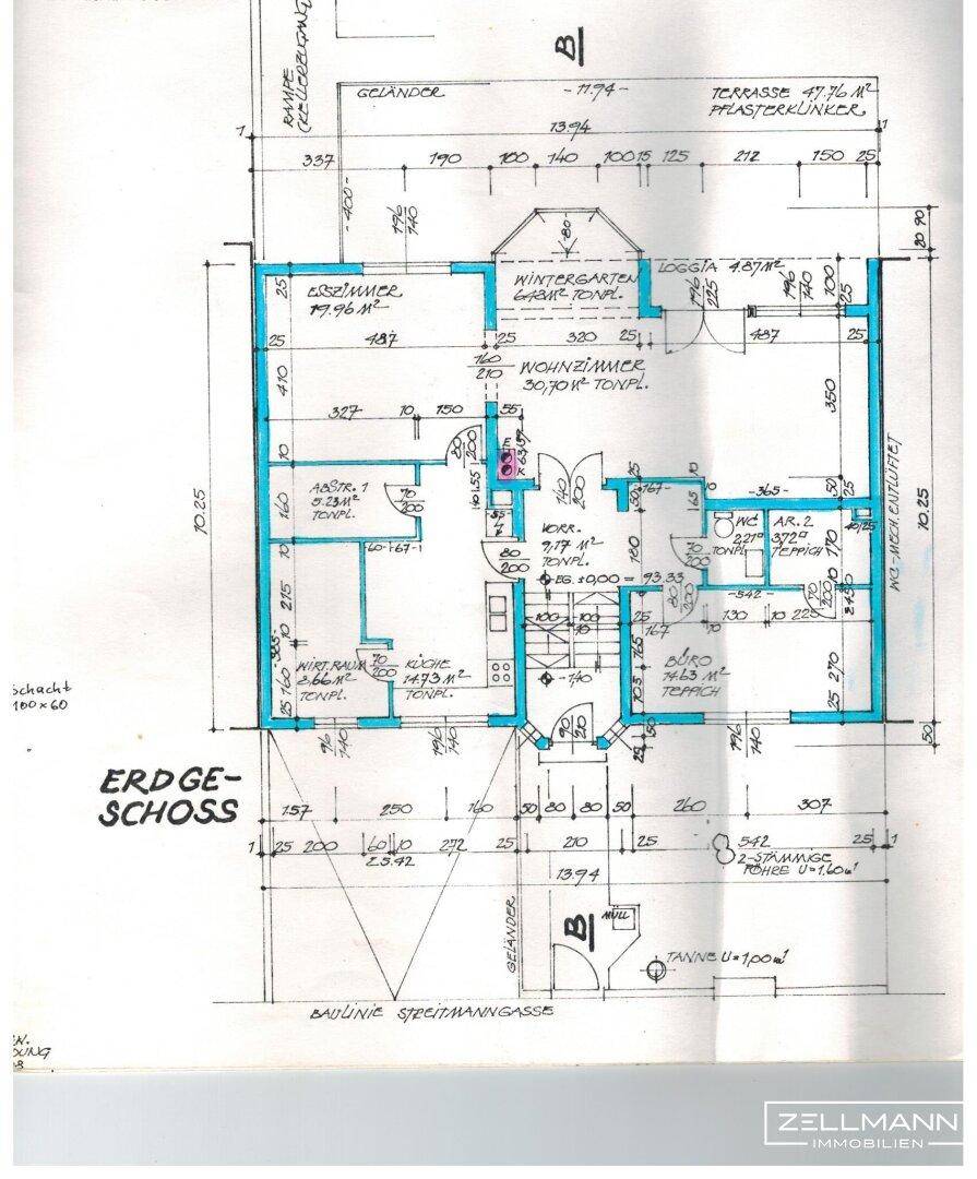 Grundriss des Erdgeschosses mit Wohnzimmer, Wintergarten, Loggia und Terrasse.