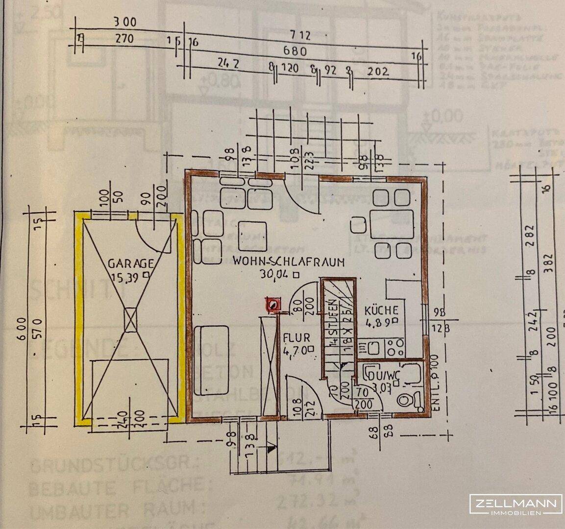 Grundriss des Erdgeschosses mit Wohnschlafraum, Küche, Bad und Garage.