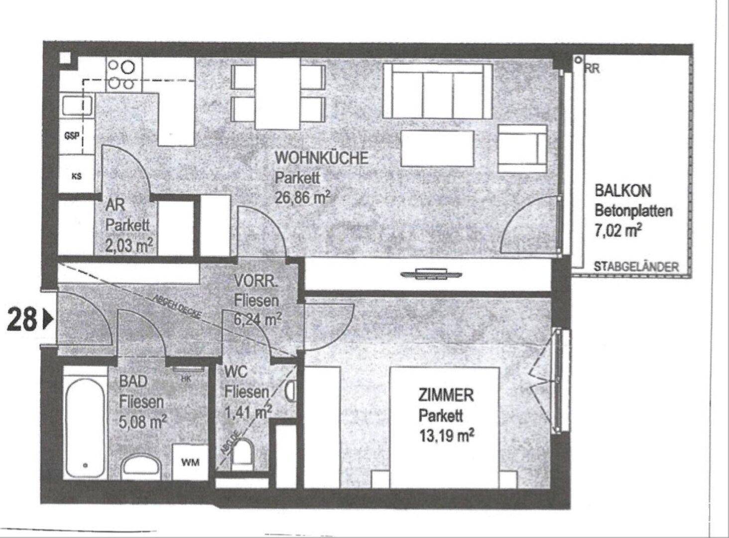 Grundriss einer Wohnung mit Wohnküche, Zimmer, Bad, WC und Balkon.