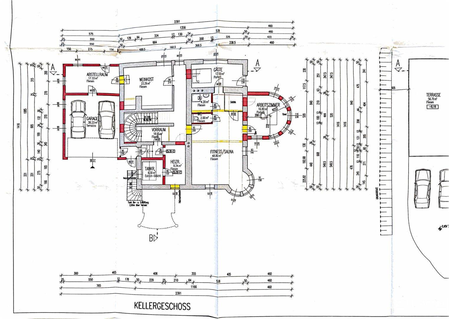 Grundriss des Kellergeschosses mit Garage, Abstellraum, Fitnessbereich und Sauna.