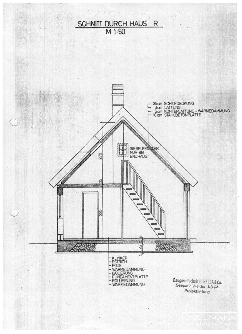 Architektonischer Schnitt durch das Haus mit Darstellung der Dachkonstruktion und Treppe.