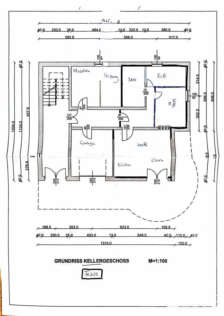Grundriss des Kellergeschosses mit Garage, Bad und Heizungsraum.