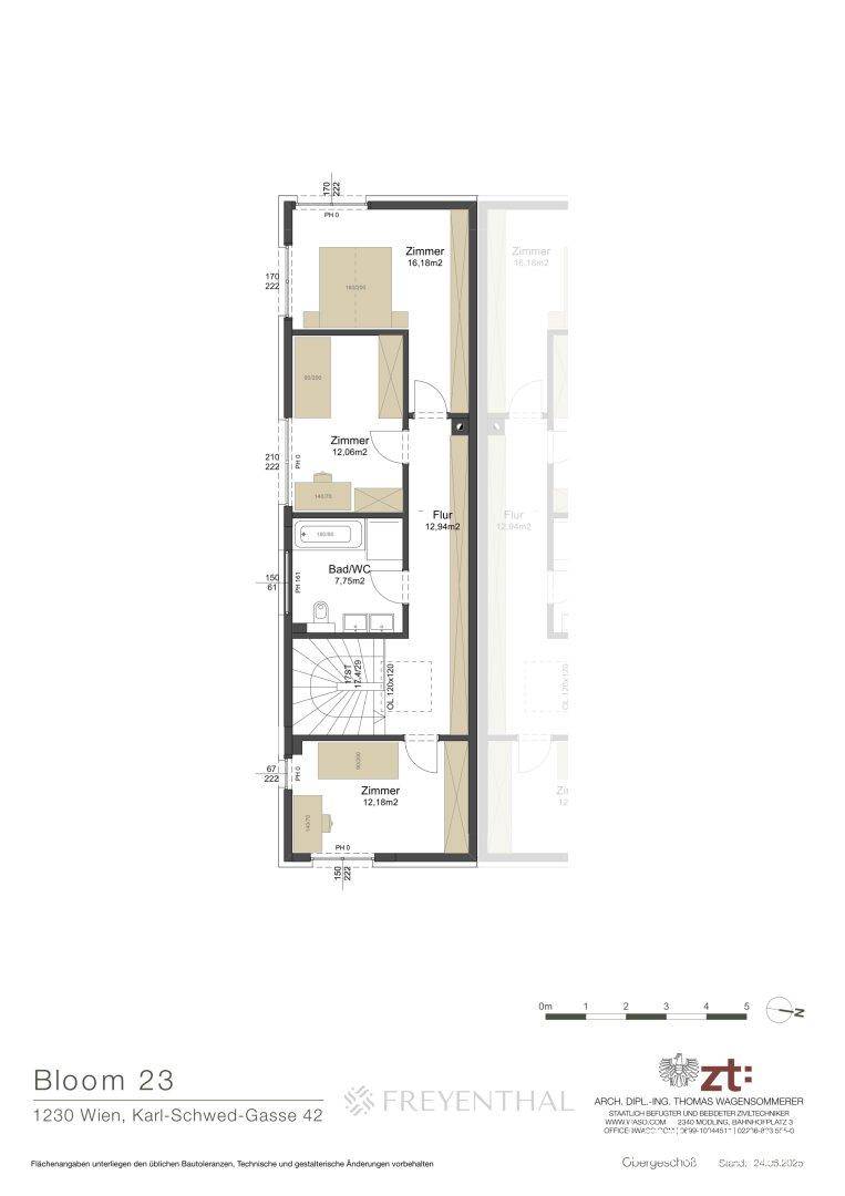 Grundriss des Obergeschosses mit drei Schlafzimmern und einem Badezimmer.