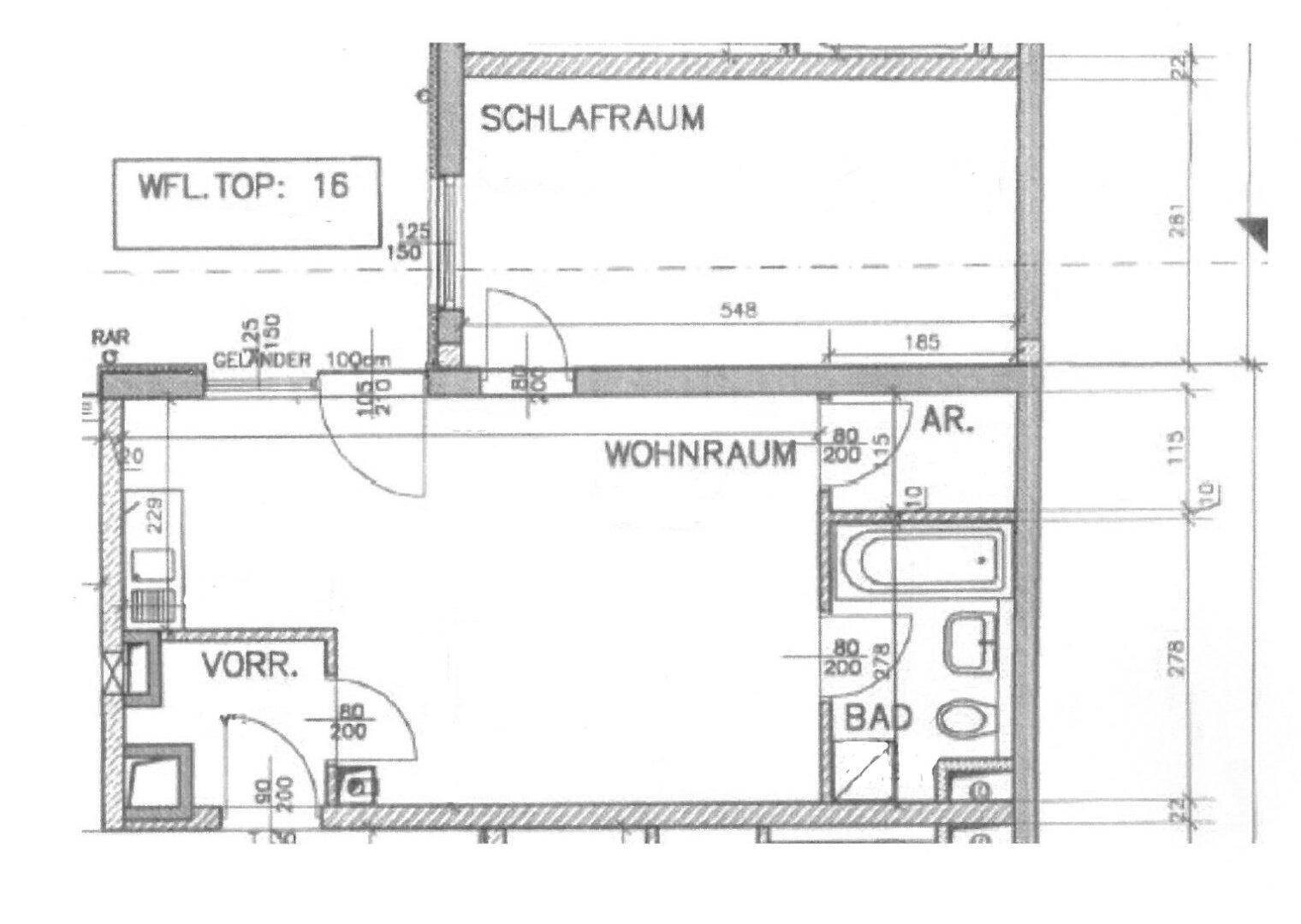 Detaillierter Grundriss mit Schlafzimmer, Wohnzimmer, Vorraum und Badezimmer.