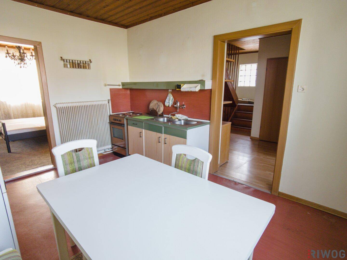 Einfamilienhaus mit großem Garten, 4 Zimmern, Keller und Garage! Adaptierungsbedürtig! Baureserven vorhanden | Zubau möglich | Grundstück auch für Doppelhaus geeignet - Ansicht 4