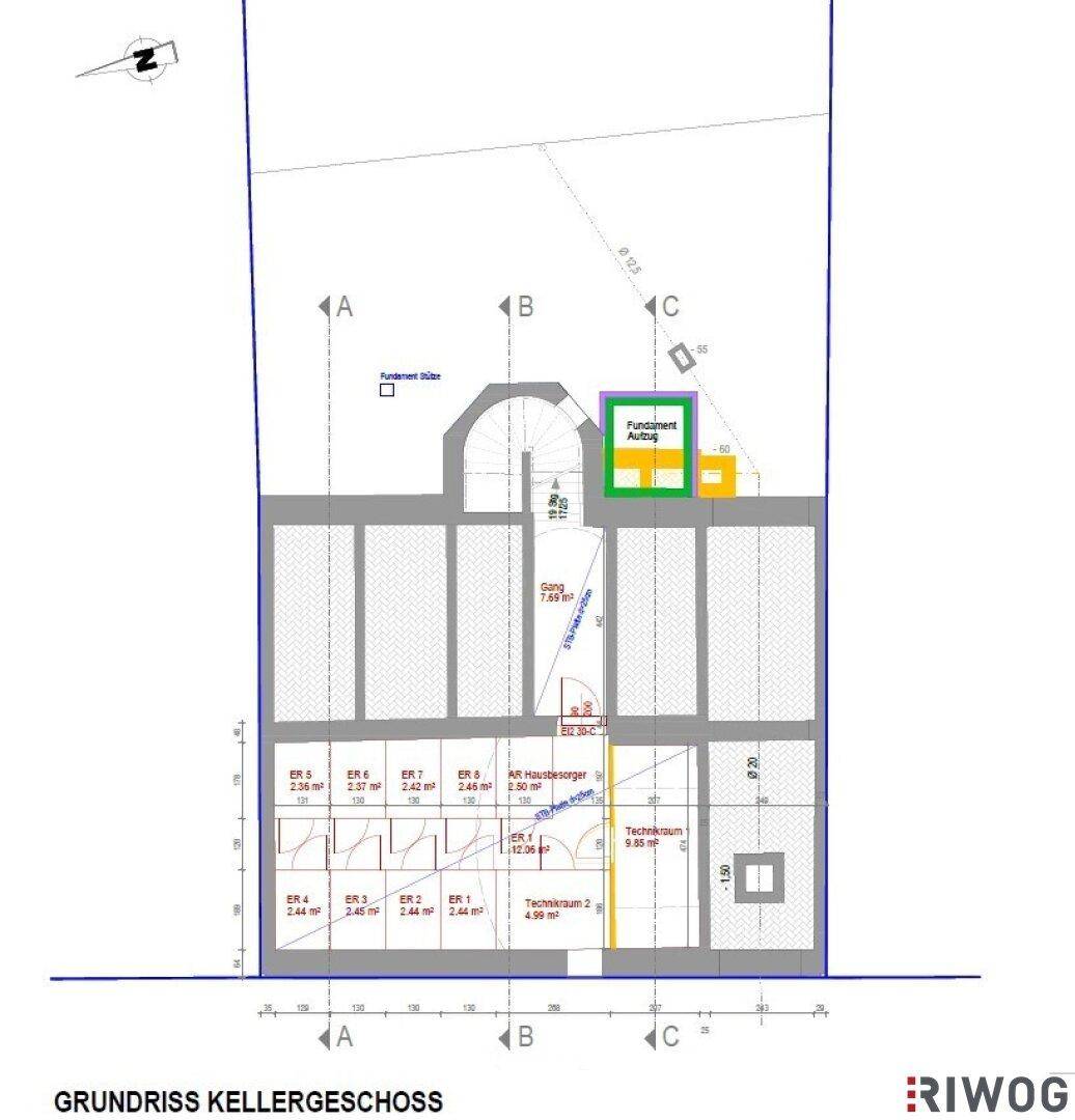 Grundriss des Kellergeschosses mit verschiedenen Kellerräumen und Technikbereichen für das Gebäude.