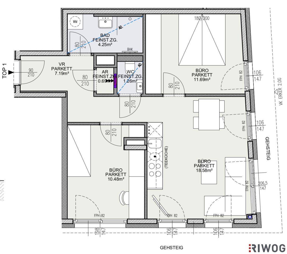 Grundriss einer Wohnung mit drei Zimmern, separater Küchenzeile und zwei Bädern.