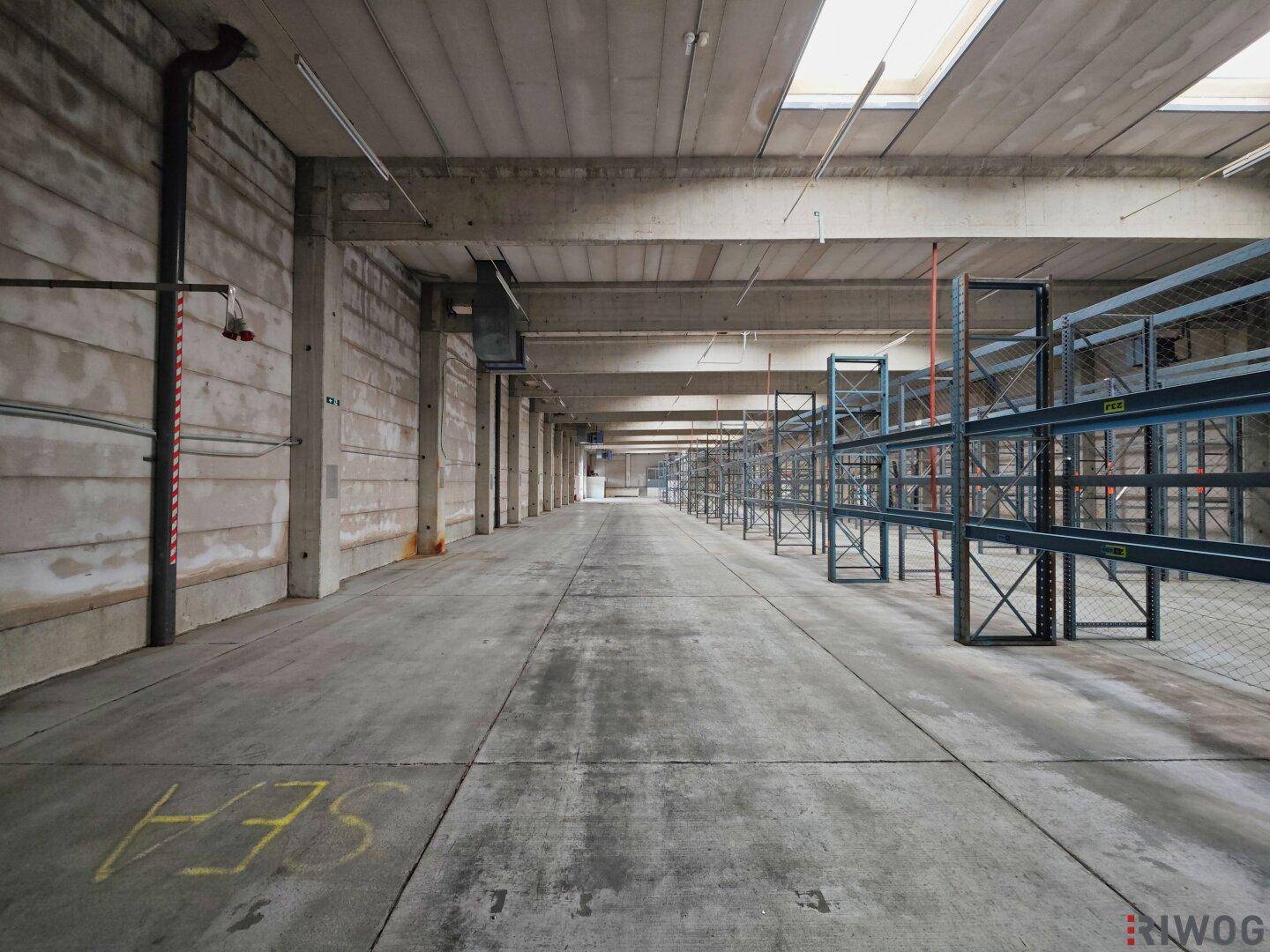 Innovativer Betriebsstandort mit ca. 3.300m² Nutzfläche | Büro-, Produktions- &amp; Lagerflächen | Teilflächen möglich - Ansicht 4