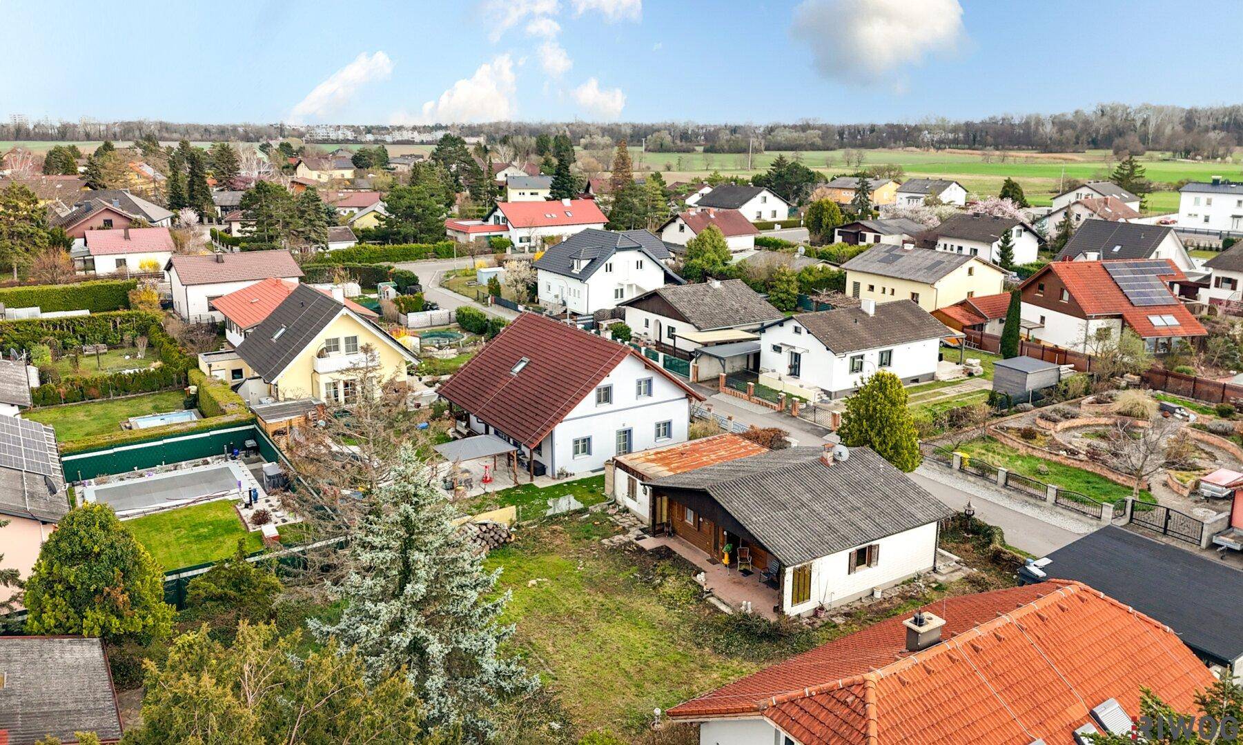 LEBEN WIE DAMALS - ENTZÜCKENDES WEEKENDHAUS II VIEL POTENZIAL II SCHÖNER GARTEN II GARAGE II RUHIGE SIEDLUNGSLAGE II NÄHE FELIXDORF - Mehr