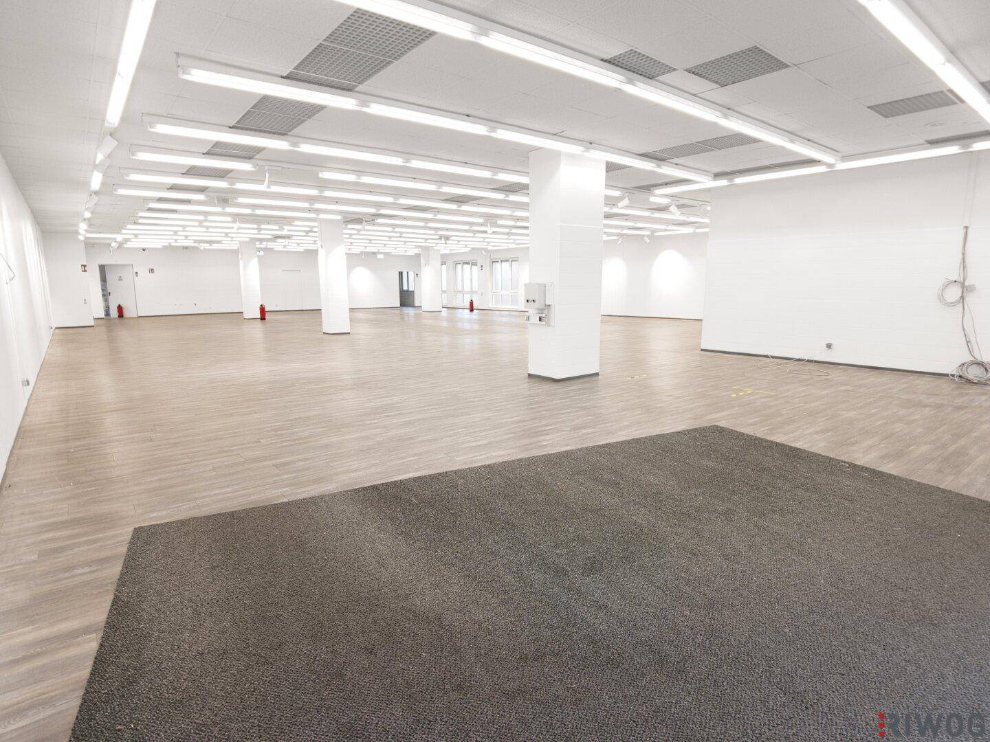 Geschäftslokal mit ca. 605m² in Einkaufspassage! Zentrumslage &amp; gratis Kundenparkplätze! - Ansicht 4