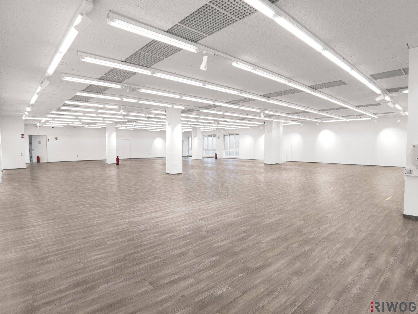 Geschäftslokal mit ca. 605m² in Einkaufspassage! Zentrumslage &amp; gratis Kundenparkplätze! - Ansicht 2