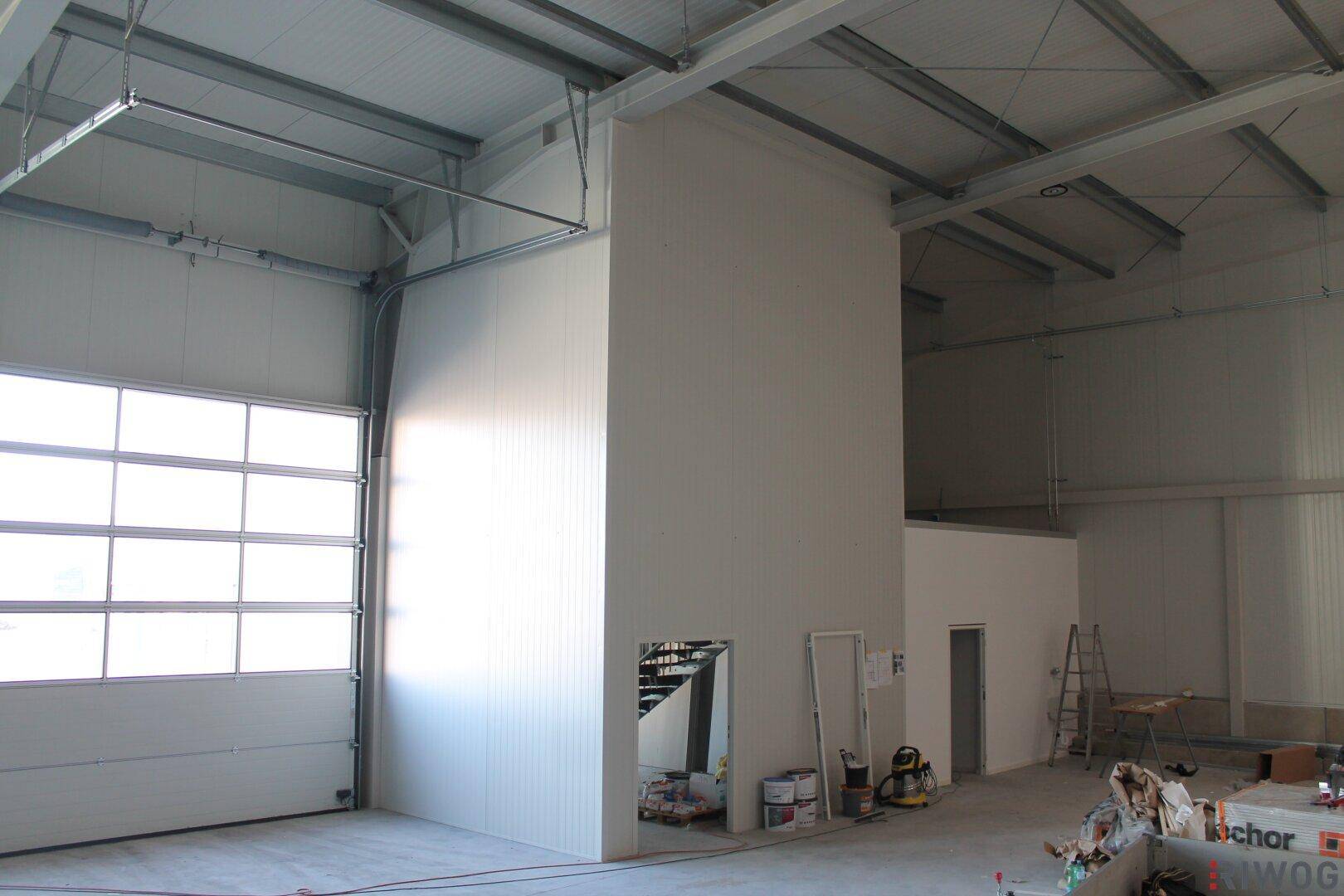Neugeschaffenes Betriebsobjekt mit Hallen und Büros | 617m² Nutzfläche - Ansicht 4