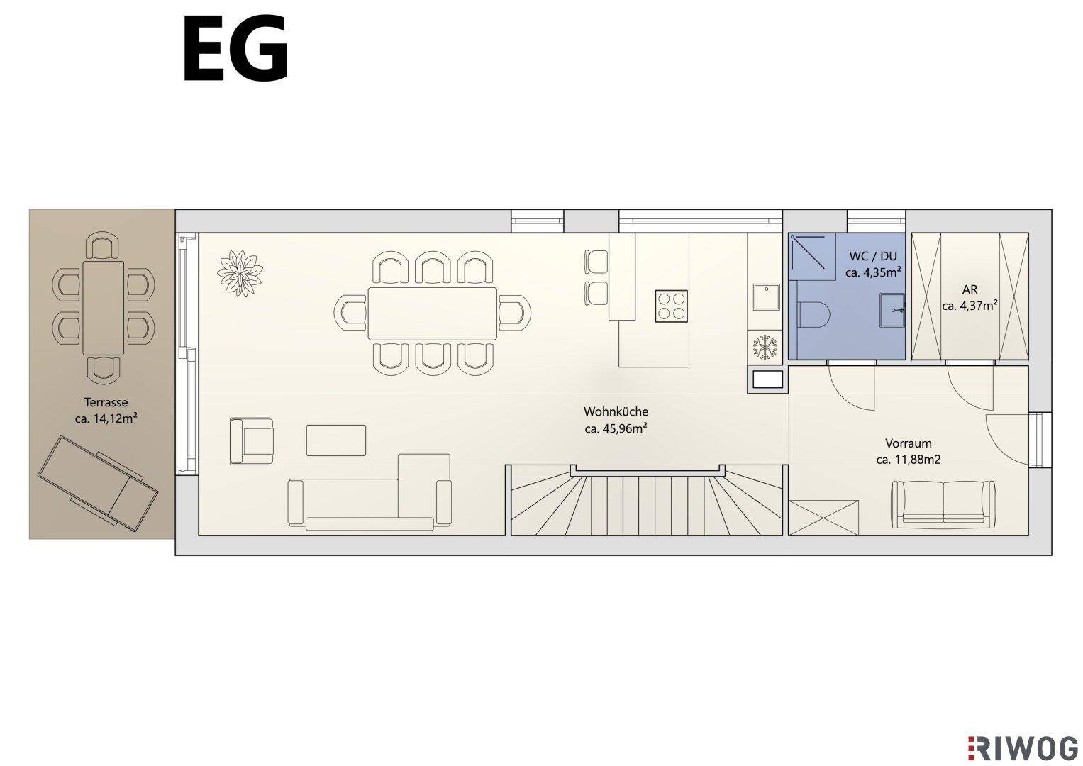 Detaillierter Grundriss des Erdgeschosses mit Wohnküche, Vorraum, WC/Dusche und großer Terrasse.