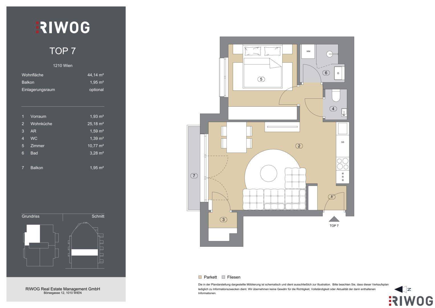 Detaillierter Grundriss der Wohnung Top 7 mit Balkon und effizienter Raumaufteilung.