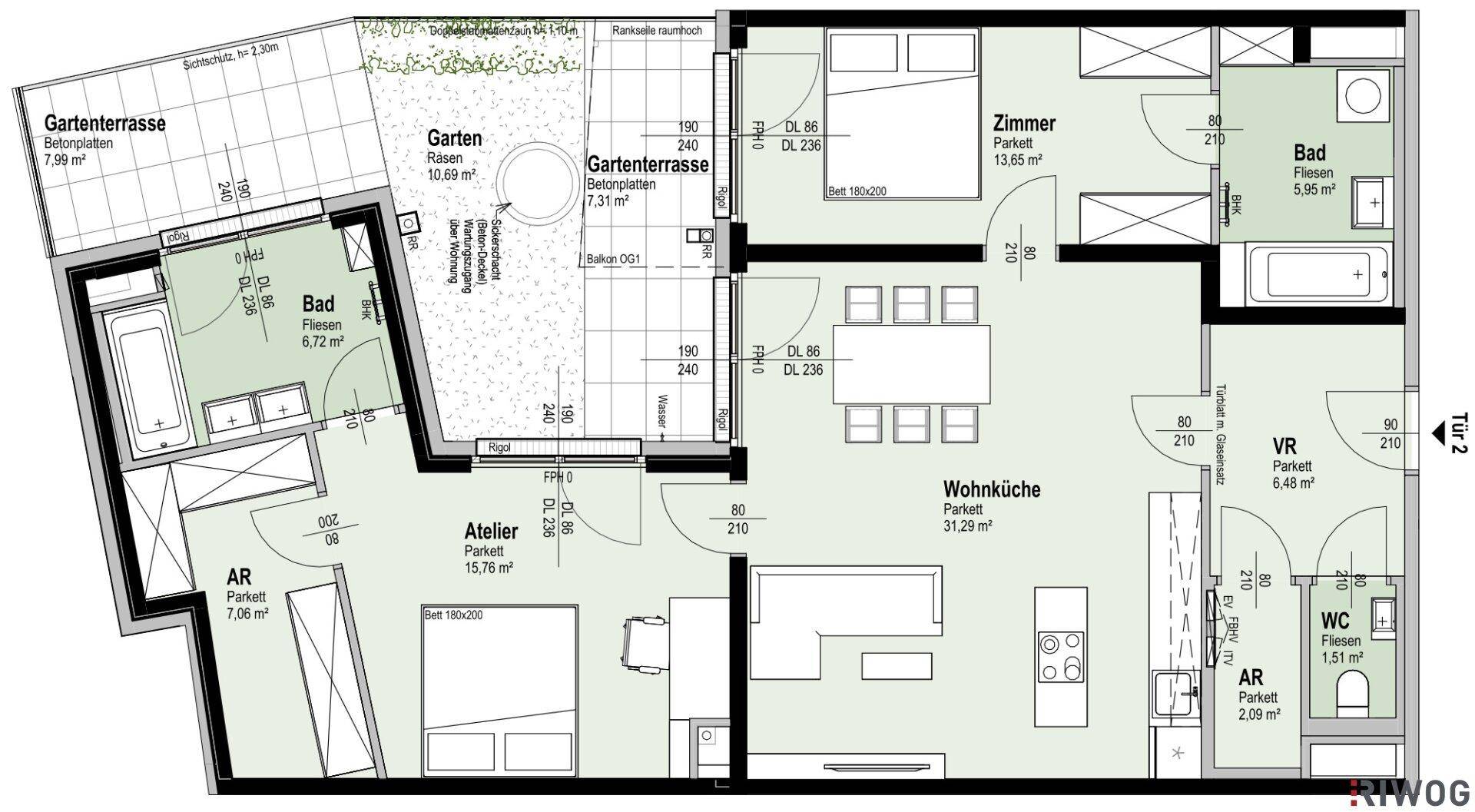 Detaillierter Grundriss einer Wohnung mit Garten, Terrassen und mehreren Zimmern.
