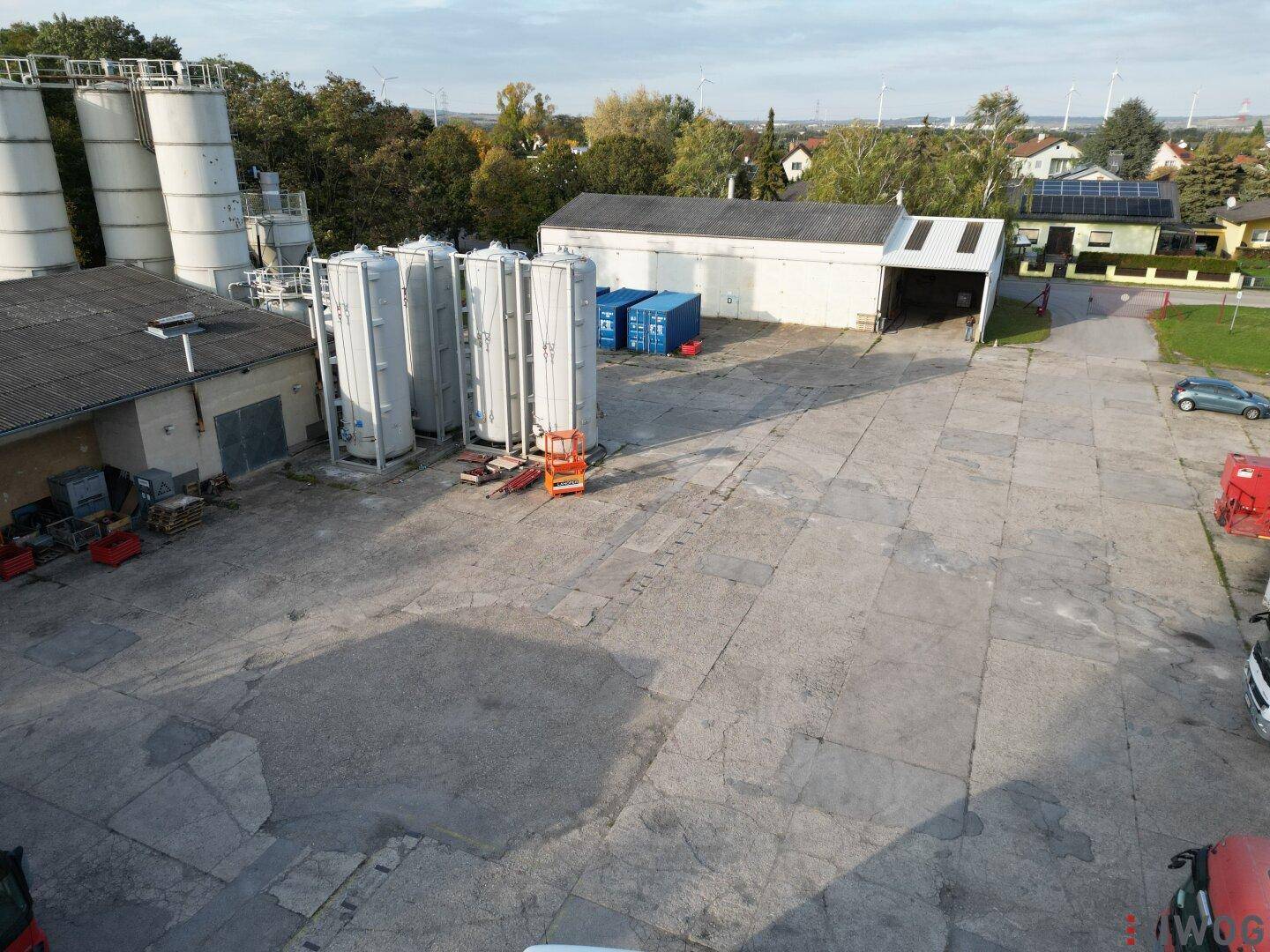 Betriebsobjekt mit großzügigen Freiflächen, Kaltlagerhallen und Büros - Ansicht 4