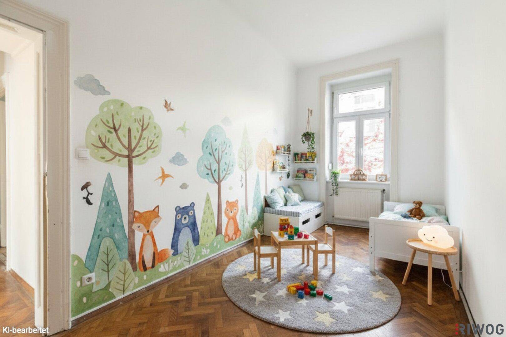 Kinderzimmer mit verspielter Wandmalerei, Holzboden und gemütlicher Spielecke.