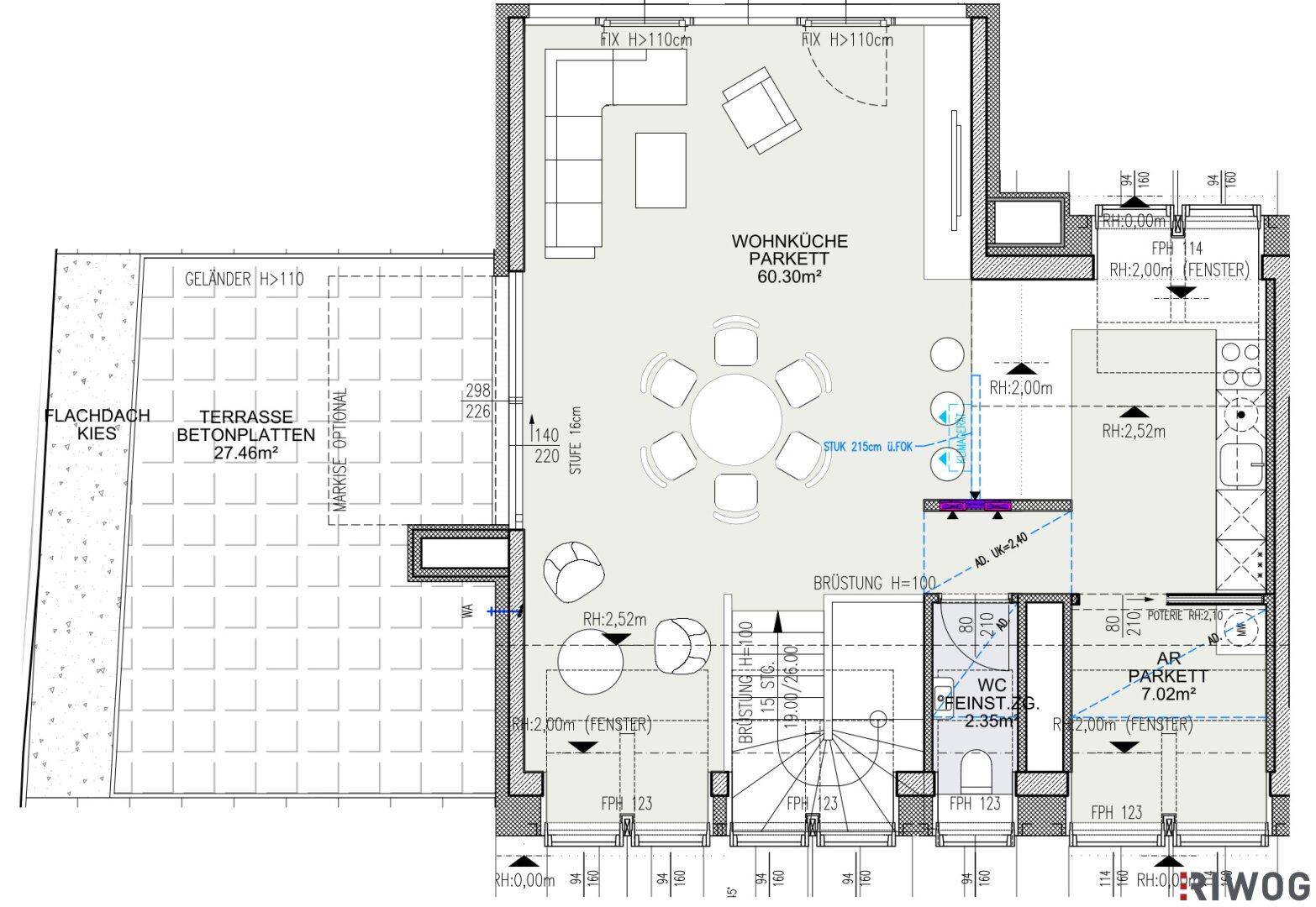 Grundriss des Hauptwohnbereichs mit offener Wohnküche, Essbereich und großer Terrasse.