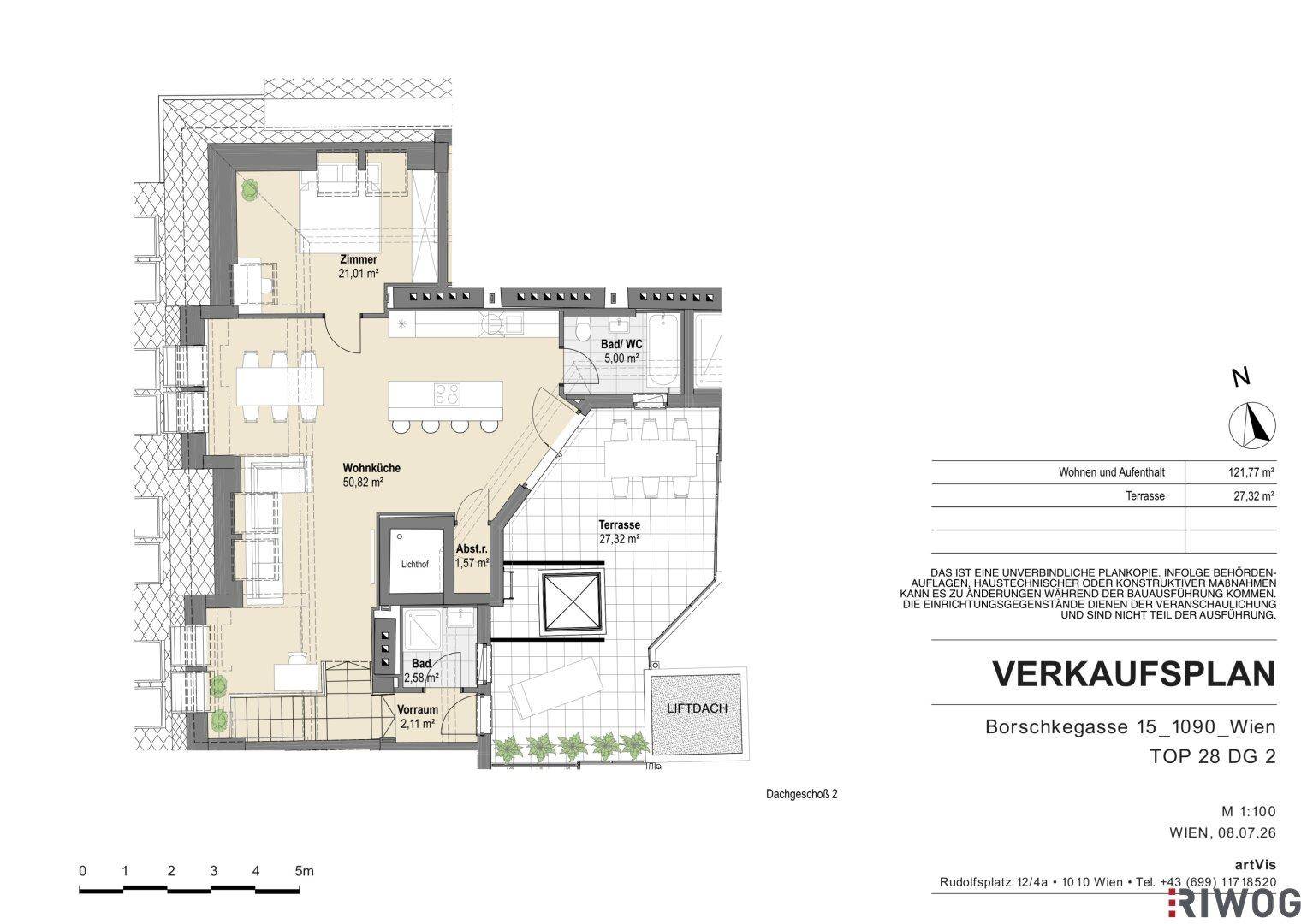 Grundriss der oberen Ebene mit Wohnküche, Schlafzimmer, zwei Bädern und großer Terrasse.