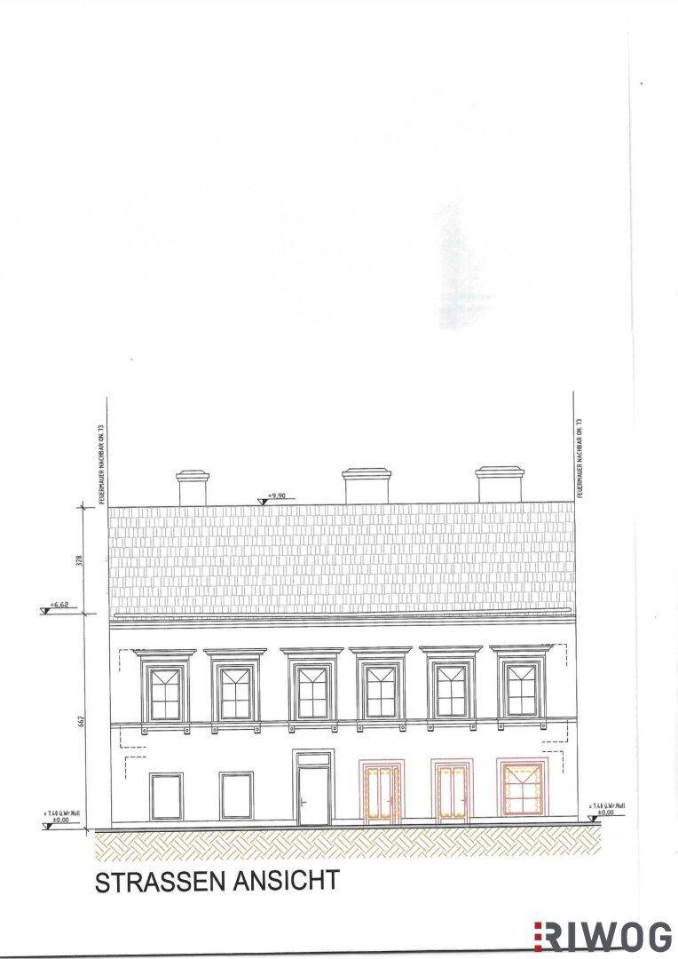 Ansicht der Straßenfassade eines Gebäudes mit mehreren Fenstern und Türen.