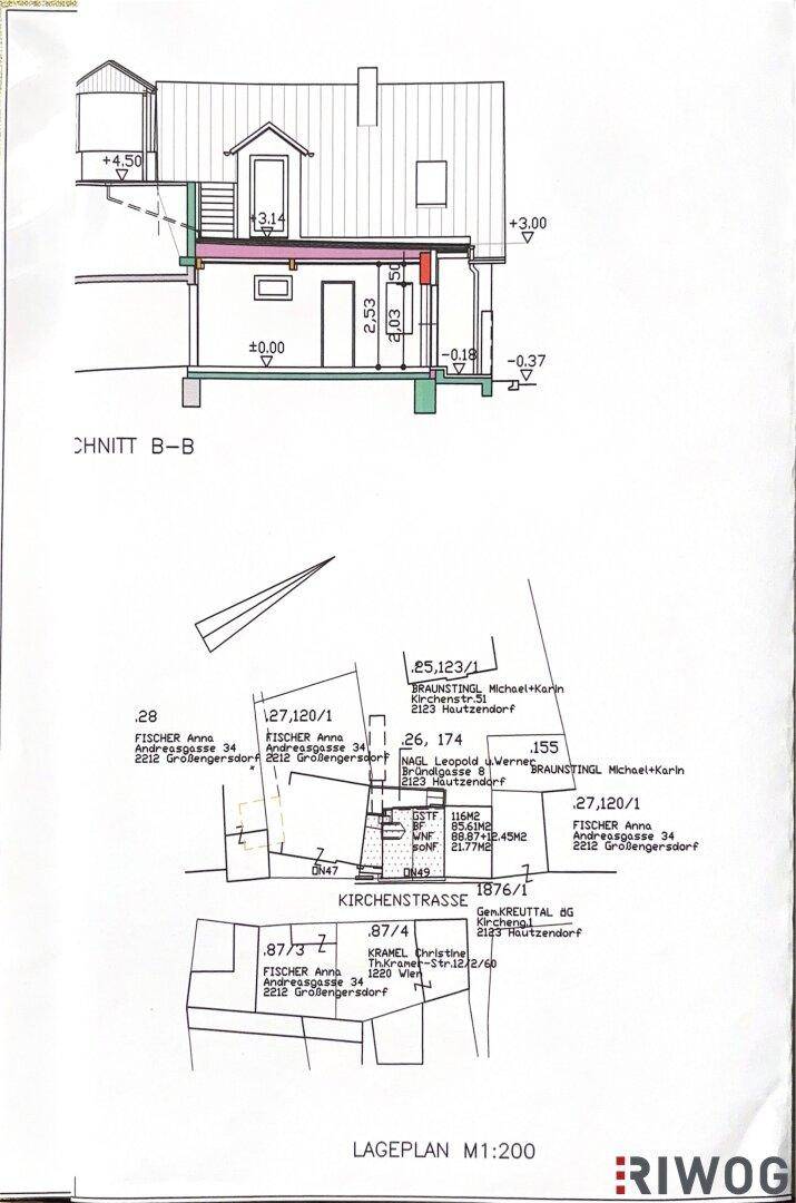 Schnittzeichnung des Gebäudes und Lageplan des Grundstücks mit Maßangaben.