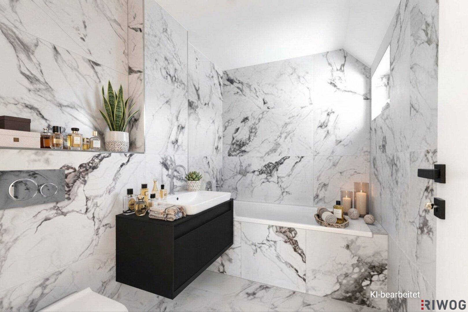 Modernes Badezimmer mit luxuriösen Marmorfliesen, Badewanne und schwebendem Waschtisch, hell durch ein Fenster.
