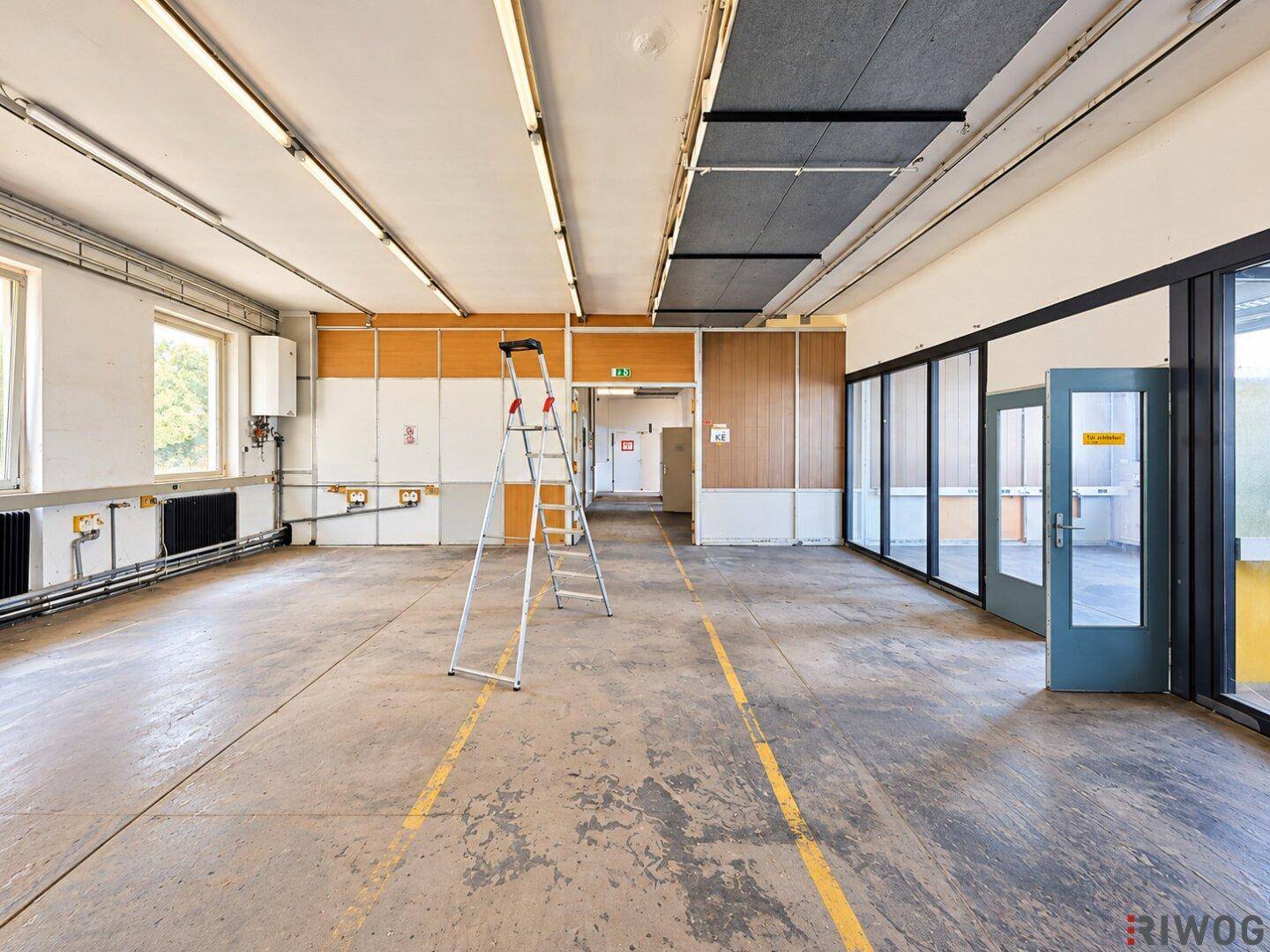 261m² Lagerhalle mit Büromöglichkeit | ebenerdige Zufahrt | ab sofort | Nähe Linzerstraße