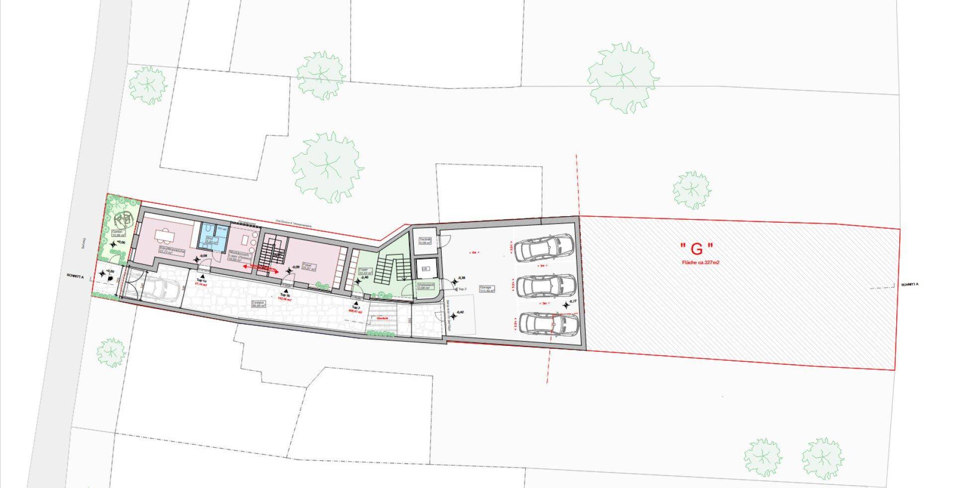 Grundriss des Erdgeschosses mit langgestrecktem Layout und einer Garage für mehrere Fahrzeuge, moderne Planung.