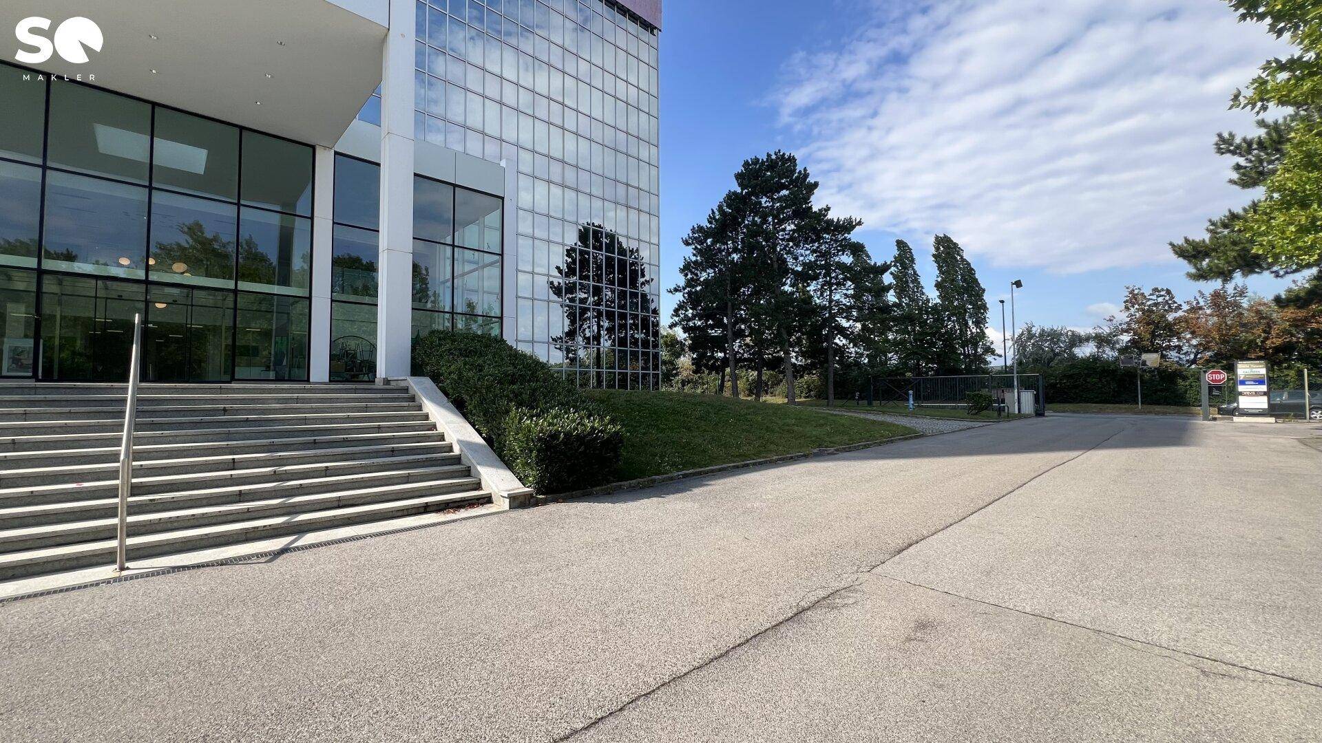 # SQ - REPRÄSENTAIVE BÜROFLÄCHE IM ÖWN TOWER IN WIENER NEUDORF - MASSGESCHNEIDERT NACH IHREN BEDÜRFNISSEN - STAFFELMIETE – pohled 2