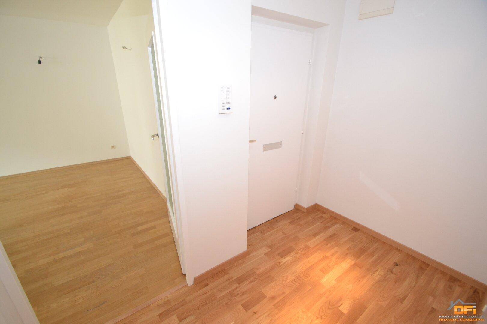 LOGGIATRAUM: Sonnige 3-Zimmer Wohnung mit verglaster Loggia nahe U-Bahn - BEFRISTET VERMIETET - Ansicht 4
