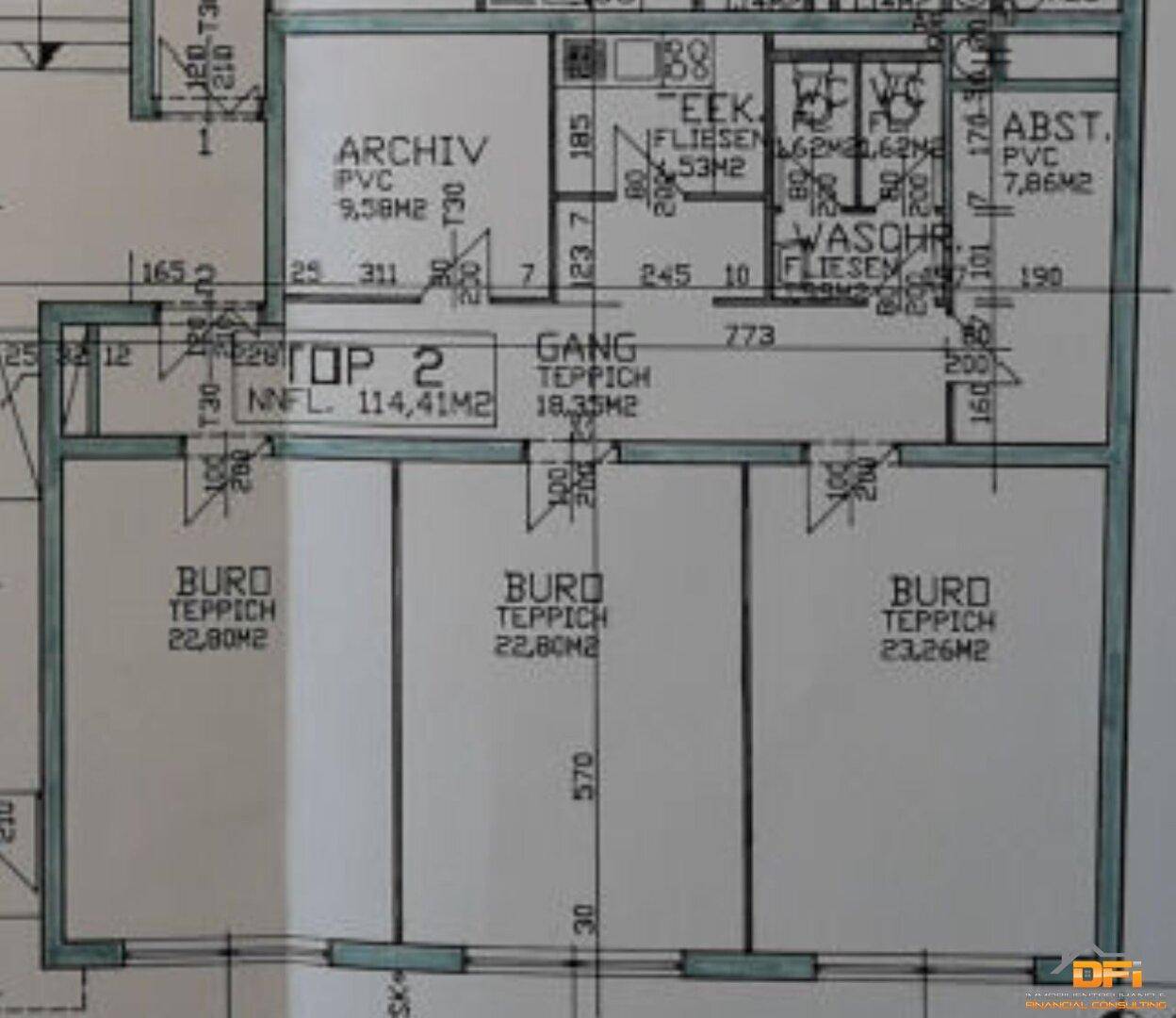 Detaillierter Grundriss der Immobilie mit Raumaufteilung und Flächenangaben.