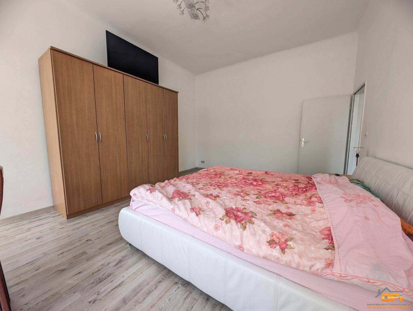 SIMMERING - ENKPLATZ: Interessante 2-Zimmer Wohnung nahe der U3 – další