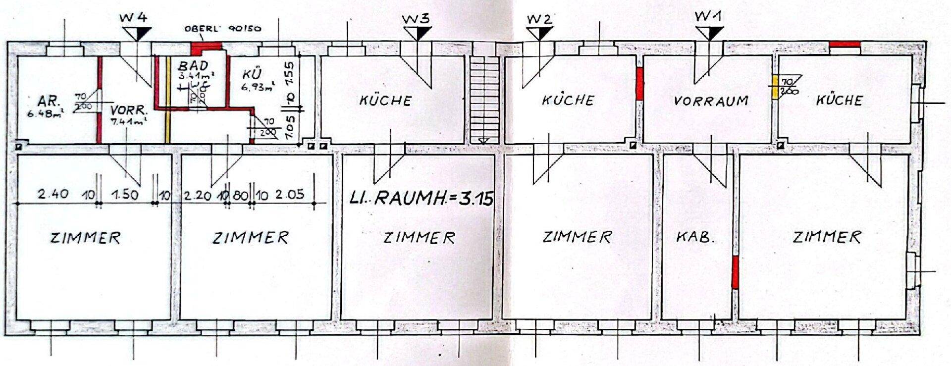 Grundrissplan mit mehreren Zimmern, Küchen und Bädern auf einer Etage.