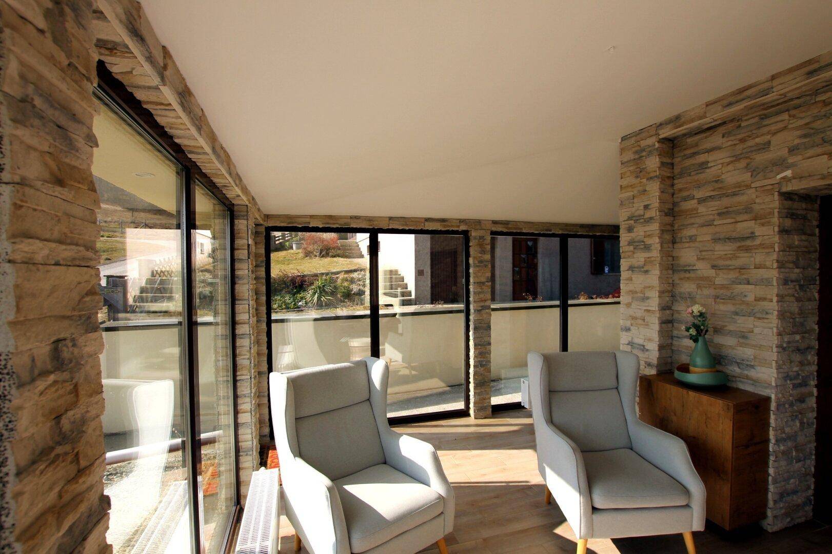 Familienparadies im Grünen – Großzügiges Einfamilienhaus mit Panorama-Wintergarten, Outdoor-Lounge und traumhaftem Fernblick - Ansicht 3