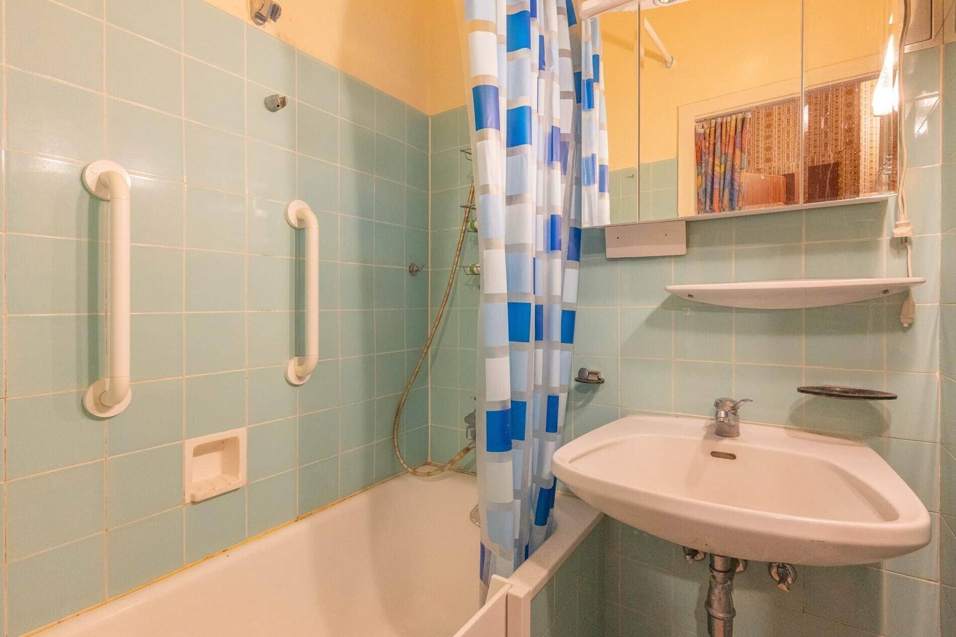 Bad mit Dusche OG
