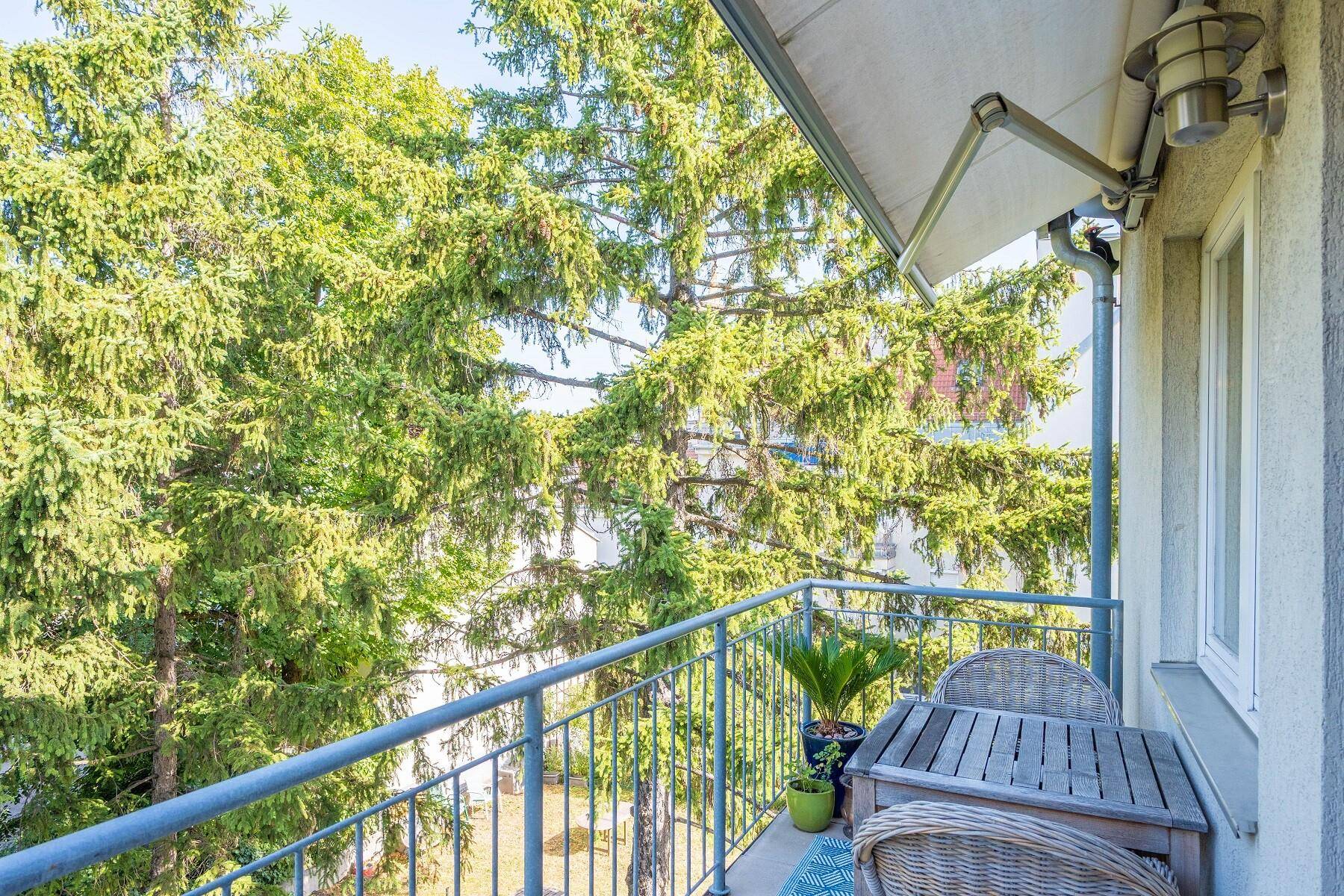 Balkon ins Grüne