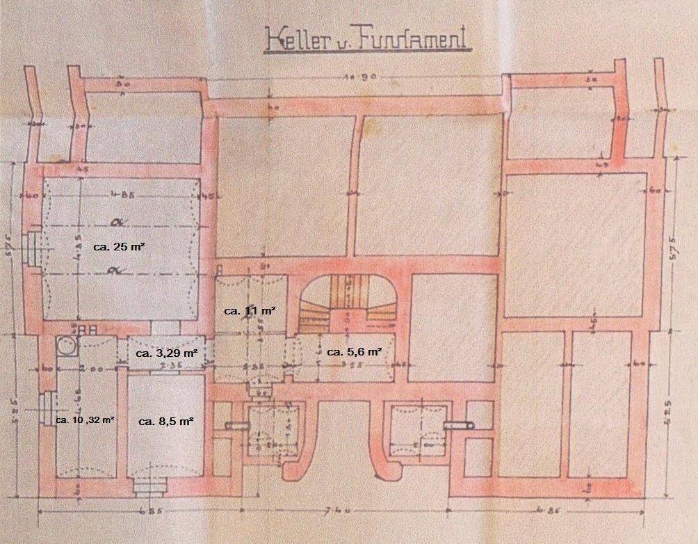 Alter Grundriss des Kellers und Fundaments mit verschiedenen Räumen und Maßen.
