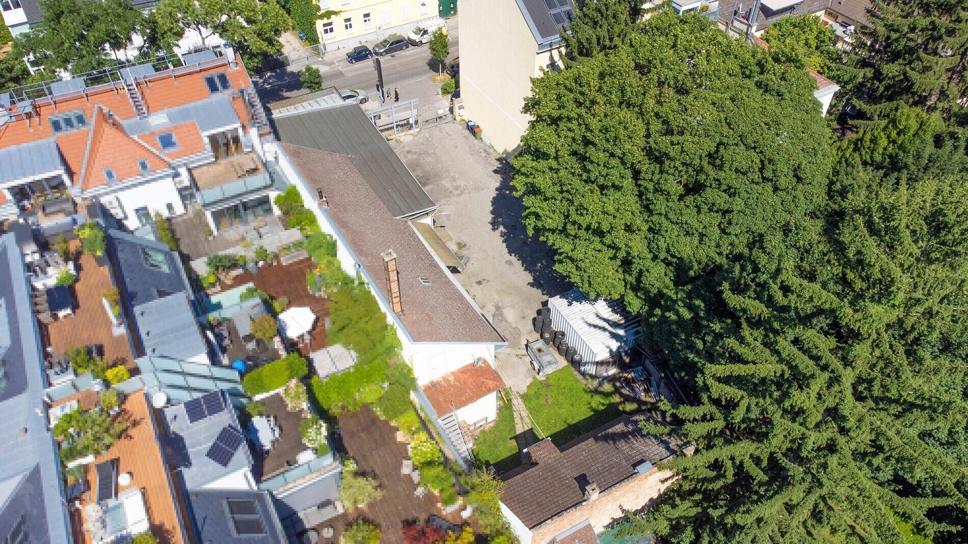Grundstück von hinter Ansicht