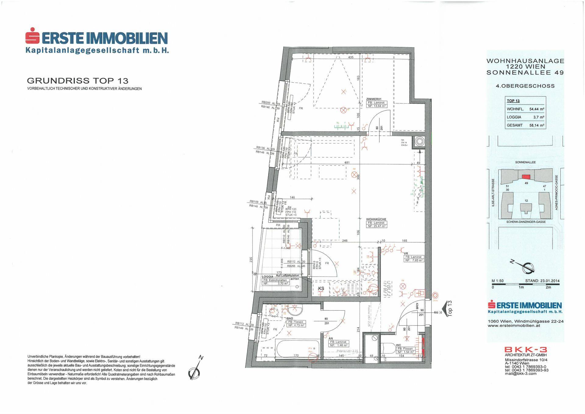 Grundriss einer Wohnung mit offenem Wohnbereich, Loggia, Bad mit Wanne und separatem WC.