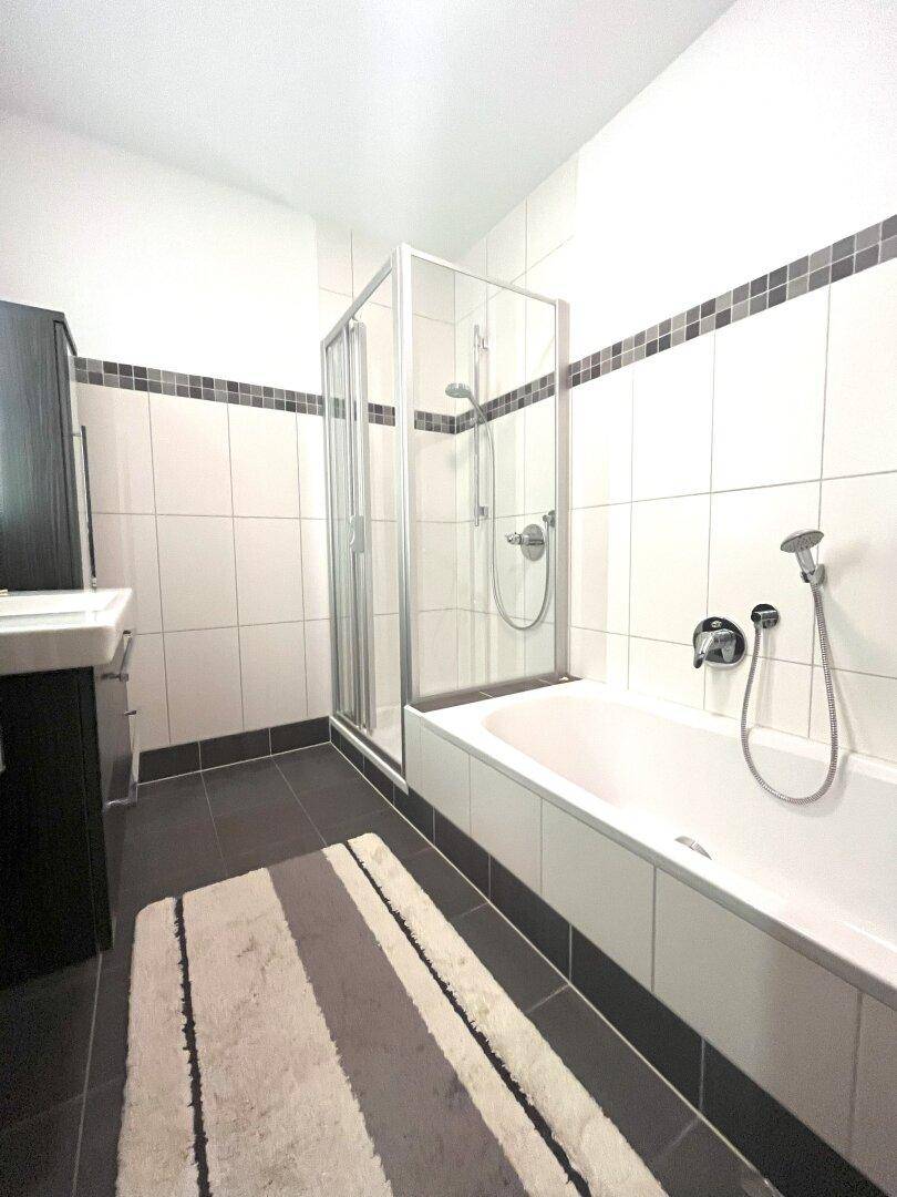 Badezimmer Wohnung 2.jpg