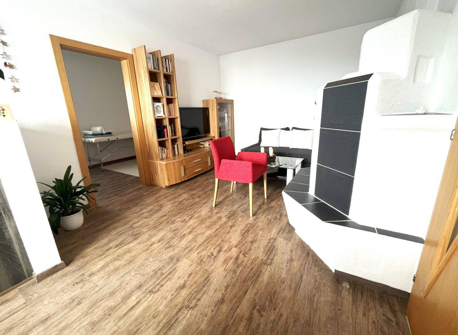 Wohnraum Wohnung 2.jpg